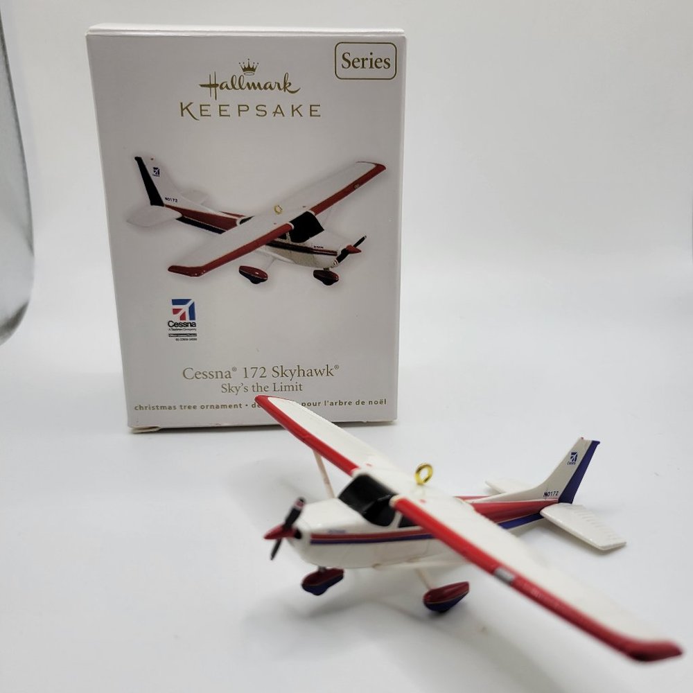 2012 Hallmark Keepsake Cessna 172 Skyhawk Sky's the Limit Series #16 Ornament